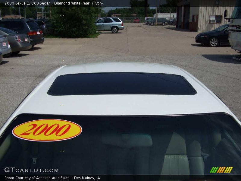Diamond White Pearl / Ivory 2000 Lexus ES 300 Sedan