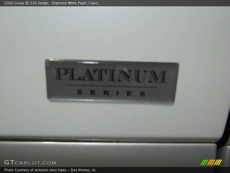 Diamond White Pearl / Ivory 2000 Lexus ES 300 Sedan