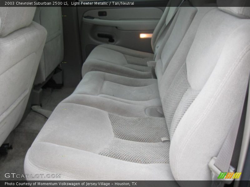 Light Pewter Metallic / Tan/Neutral 2003 Chevrolet Suburban 2500 LS