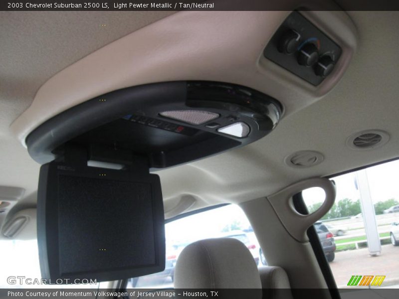 Light Pewter Metallic / Tan/Neutral 2003 Chevrolet Suburban 2500 LS