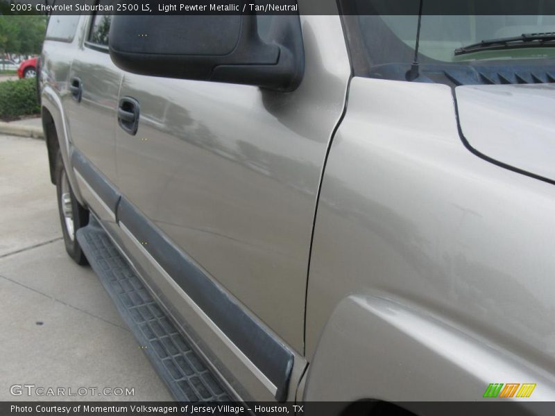 Light Pewter Metallic / Tan/Neutral 2003 Chevrolet Suburban 2500 LS