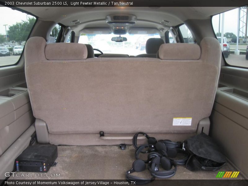 Light Pewter Metallic / Tan/Neutral 2003 Chevrolet Suburban 2500 LS