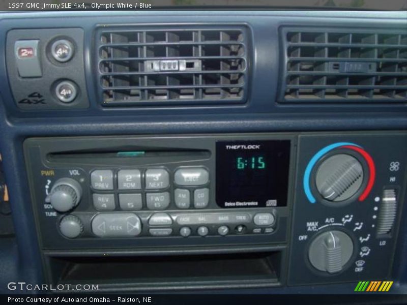 Olympic White / Blue 1997 GMC Jimmy SLE 4x4
