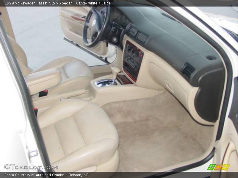 Candy White / Beige 1999 Volkswagen Passat GLS V6 Sedan