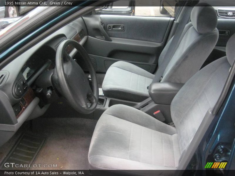 Green / Grey 1995 Nissan Altima GXE