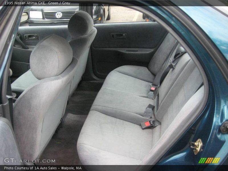 Green / Grey 1995 Nissan Altima GXE