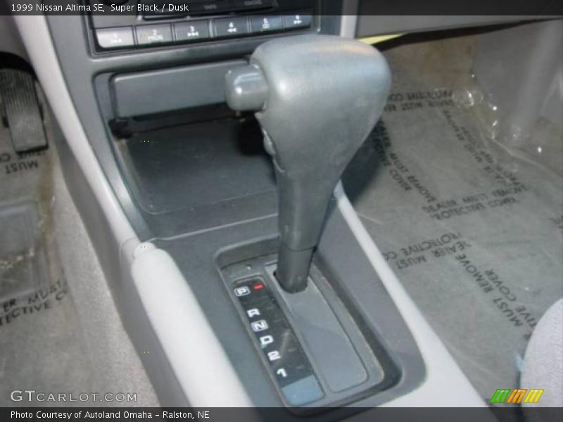 Super Black / Dusk 1999 Nissan Altima SE