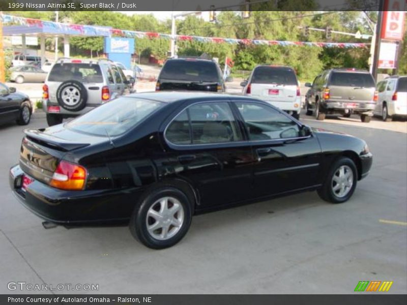 Super Black / Dusk 1999 Nissan Altima SE