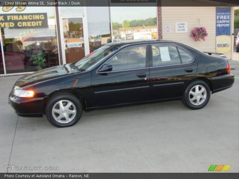 Super Black / Dusk 1999 Nissan Altima SE