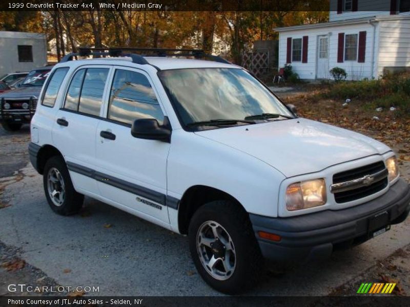 White / Medium Gray 1999 Chevrolet Tracker 4x4
