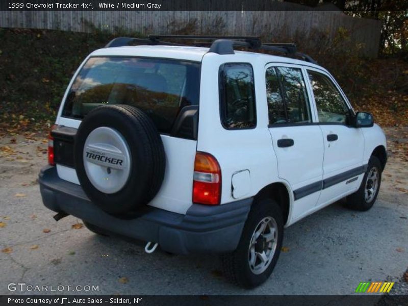White / Medium Gray 1999 Chevrolet Tracker 4x4