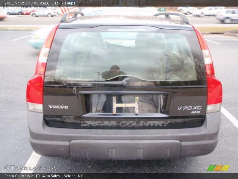 Black / Taupe 2001 Volvo V70 XC AWD