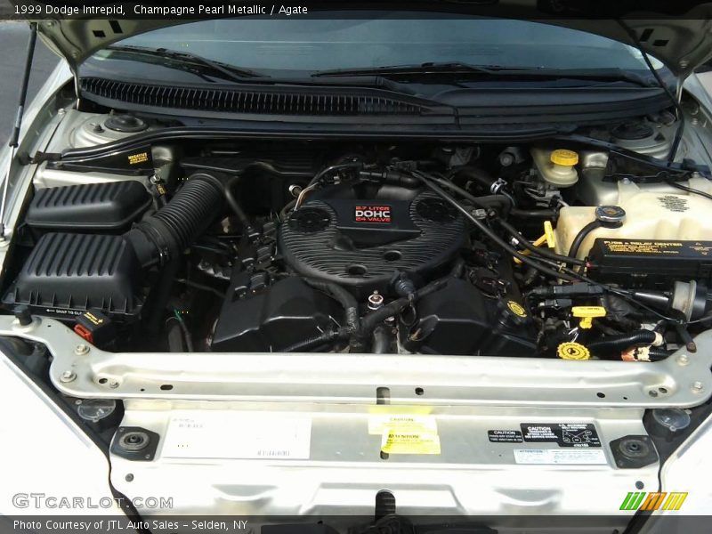 Champagne Pearl Metallic / Agate 1999 Dodge Intrepid