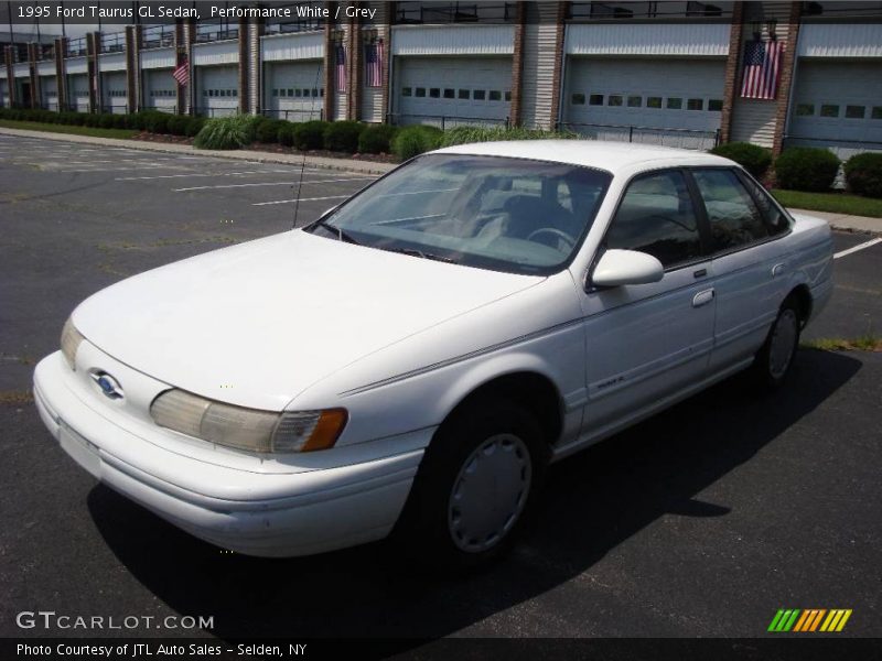 Performance White / Grey 1995 Ford Taurus GL Sedan