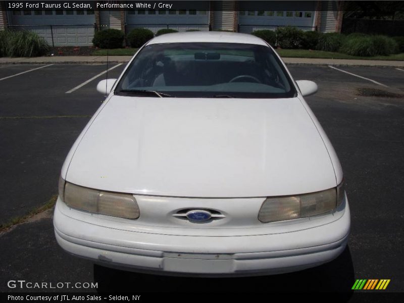 Performance White / Grey 1995 Ford Taurus GL Sedan