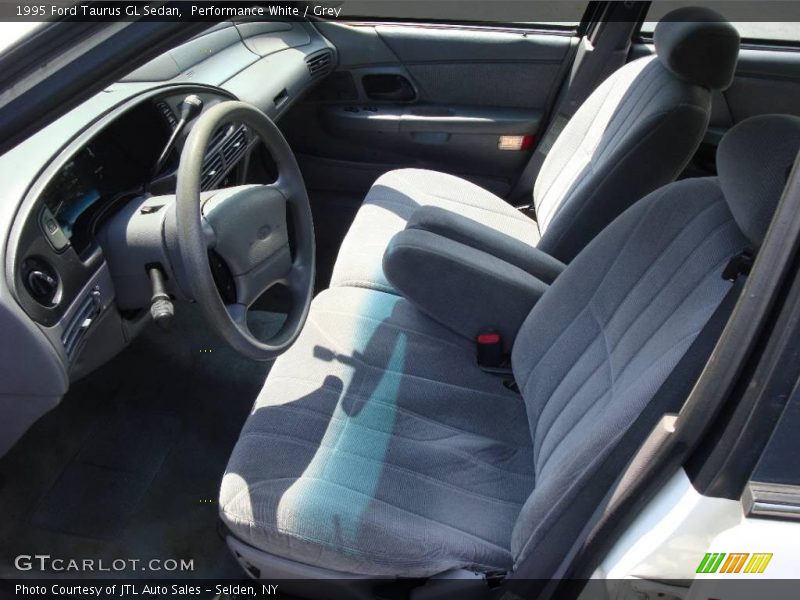 Performance White / Grey 1995 Ford Taurus GL Sedan