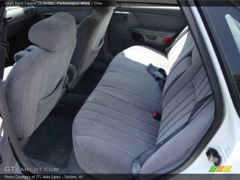 Performance White / Grey 1995 Ford Taurus GL Sedan
