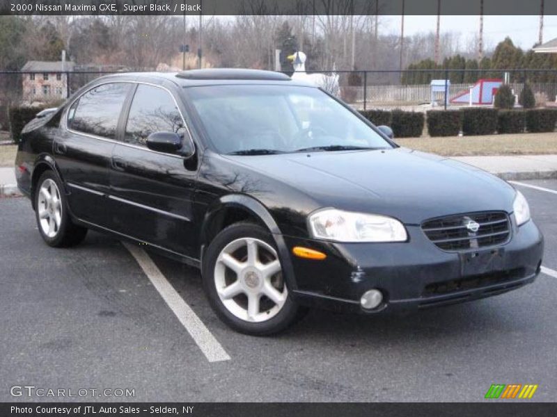 Super Black / Black 2000 Nissan Maxima GXE