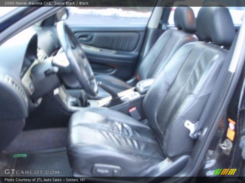 Super Black / Black 2000 Nissan Maxima GXE