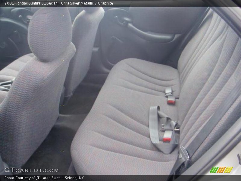 Ultra Silver Metallic / Graphite 2001 Pontiac Sunfire SE Sedan