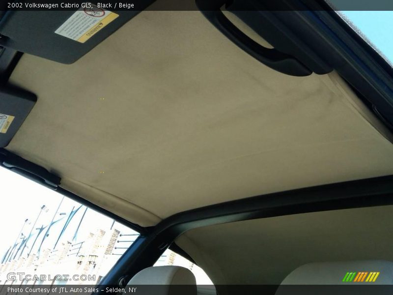 Black / Beige 2002 Volkswagen Cabrio GLS