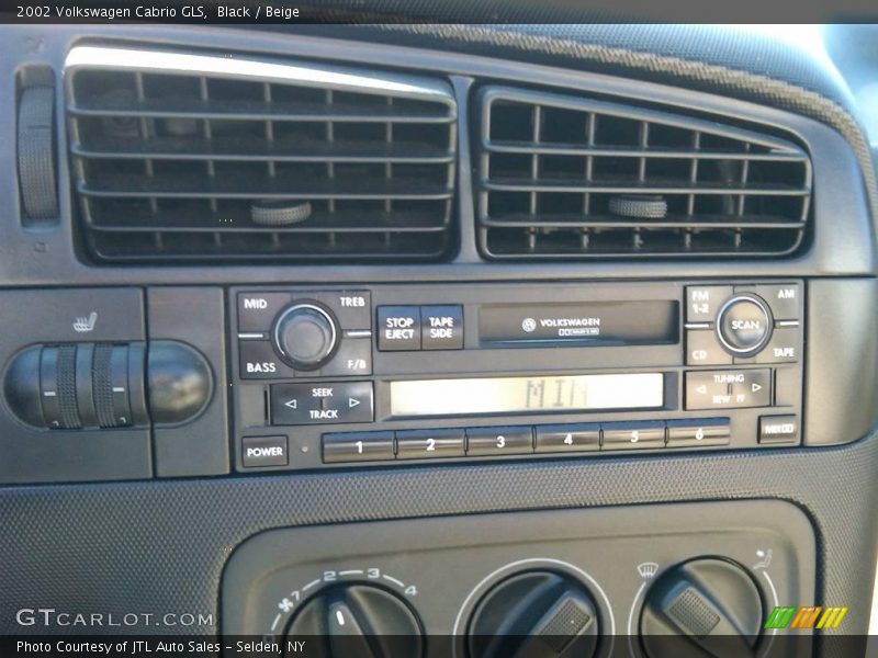 Black / Beige 2002 Volkswagen Cabrio GLS