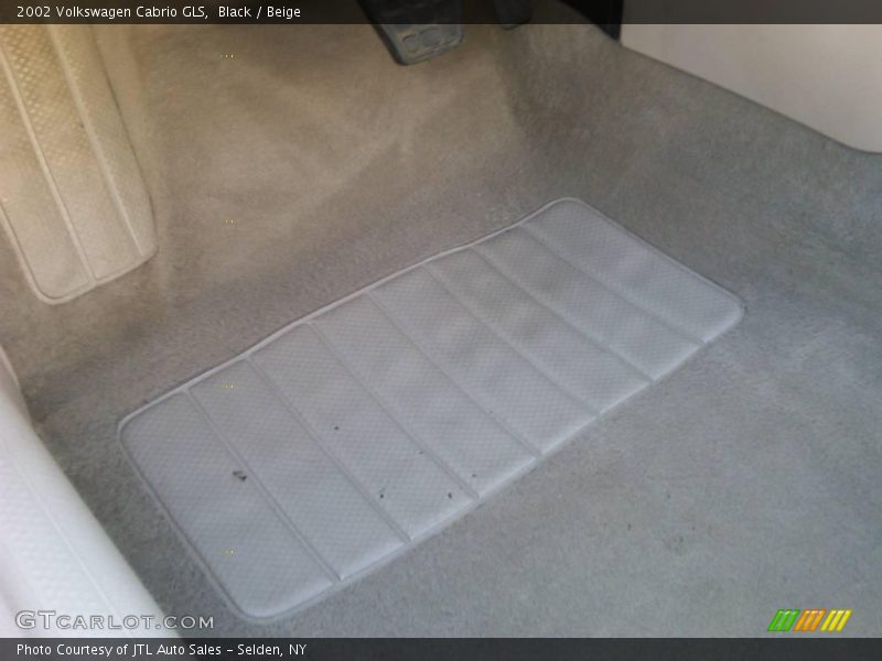 Black / Beige 2002 Volkswagen Cabrio GLS