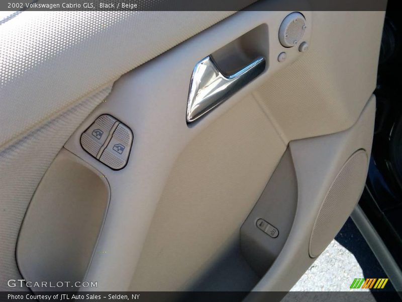 Black / Beige 2002 Volkswagen Cabrio GLS