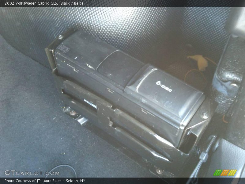 Black / Beige 2002 Volkswagen Cabrio GLS