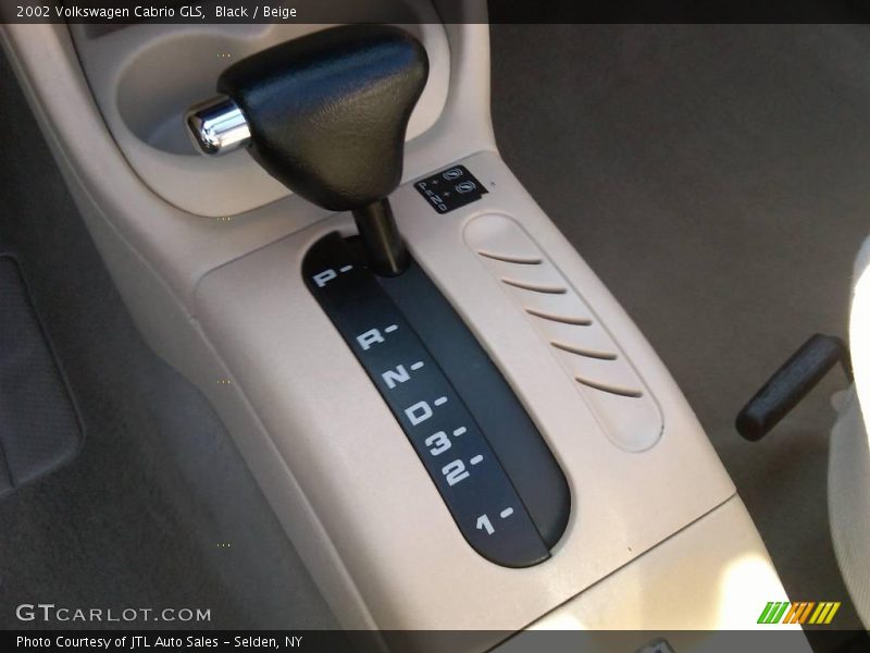 Black / Beige 2002 Volkswagen Cabrio GLS