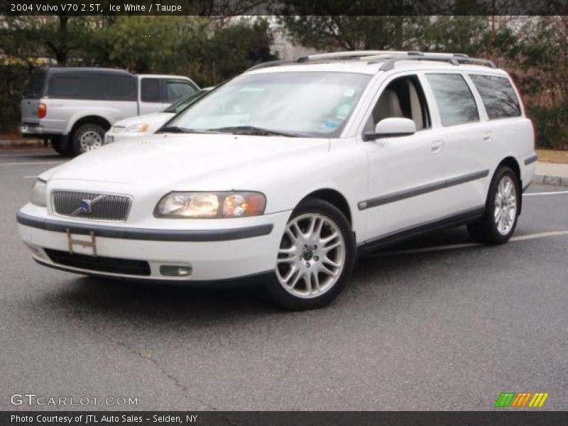 Ice White / Taupe 2004 Volvo V70 2.5T