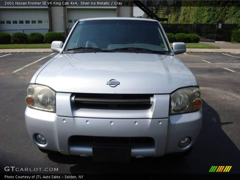 Silver Ice Metallic / Gray 2001 Nissan Frontier SE V6 King Cab 4x4