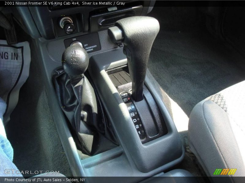 Silver Ice Metallic / Gray 2001 Nissan Frontier SE V6 King Cab 4x4