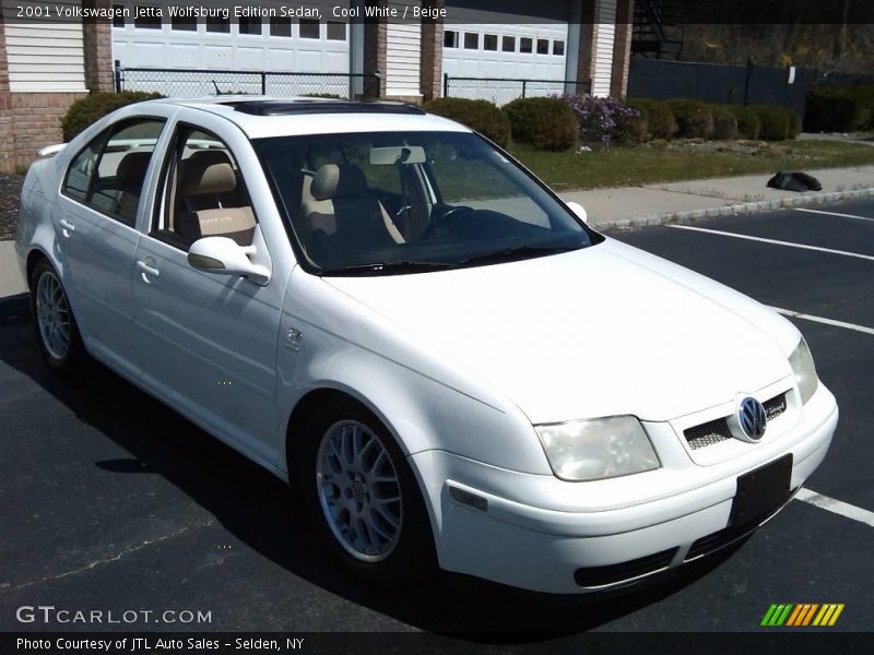 Cool White / Beige 2001 Volkswagen Jetta Wolfsburg Edition Sedan