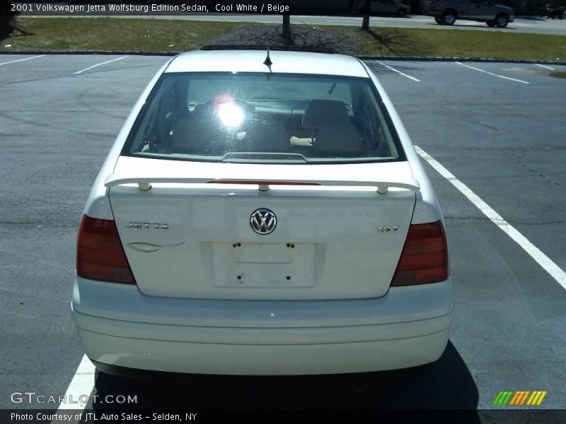 Cool White / Beige 2001 Volkswagen Jetta Wolfsburg Edition Sedan