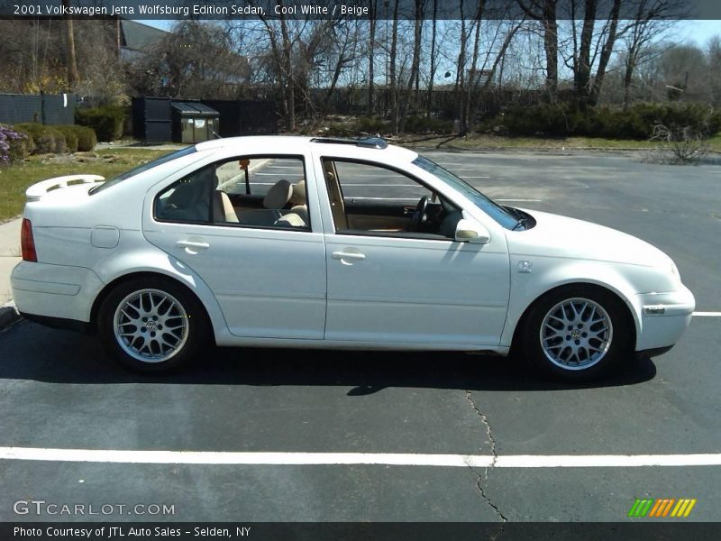 Cool White / Beige 2001 Volkswagen Jetta Wolfsburg Edition Sedan