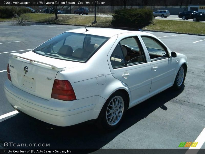Cool White / Beige 2001 Volkswagen Jetta Wolfsburg Edition Sedan