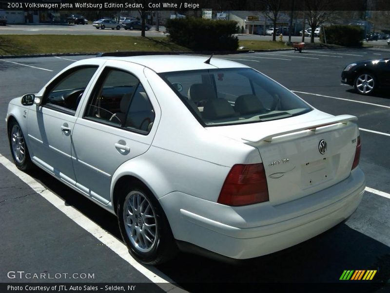 Cool White / Beige 2001 Volkswagen Jetta Wolfsburg Edition Sedan
