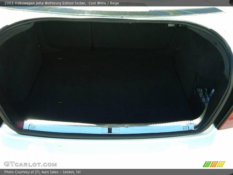 Cool White / Beige 2001 Volkswagen Jetta Wolfsburg Edition Sedan