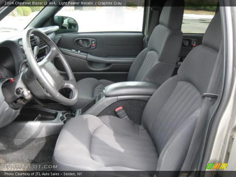 Light Pewter Metallic / Graphite Gray 2004 Chevrolet Blazer LS 4x4