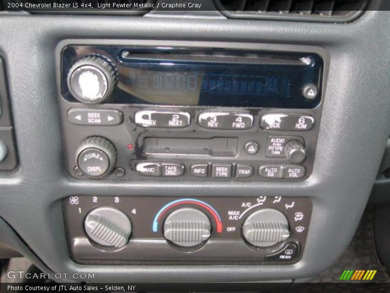 Light Pewter Metallic / Graphite Gray 2004 Chevrolet Blazer LS 4x4