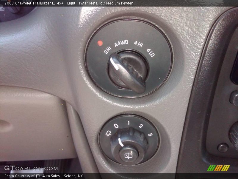 Light Pewter Metallic / Medium Pewter 2003 Chevrolet TrailBlazer LS 4x4