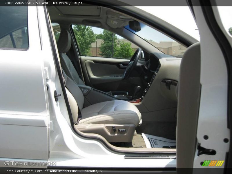 Ice White / Taupe 2006 Volvo S60 2.5T AWD