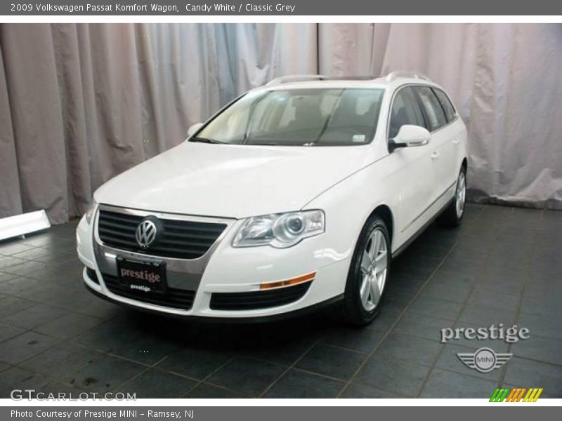 Candy White / Classic Grey 2009 Volkswagen Passat Komfort Wagon