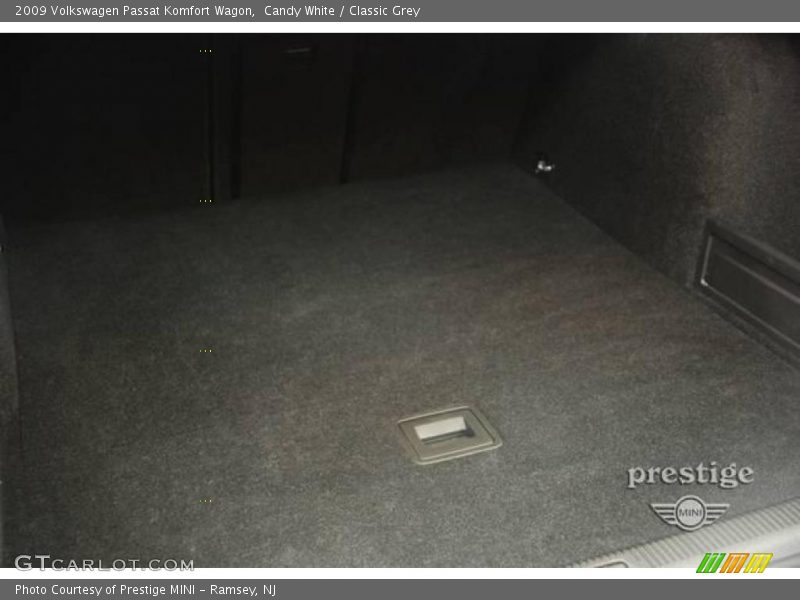 Candy White / Classic Grey 2009 Volkswagen Passat Komfort Wagon