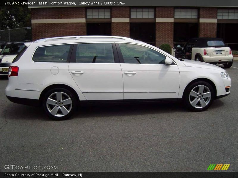 Candy White / Classic Grey 2009 Volkswagen Passat Komfort Wagon