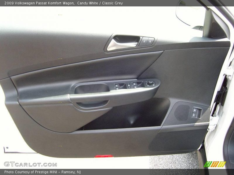 Candy White / Classic Grey 2009 Volkswagen Passat Komfort Wagon