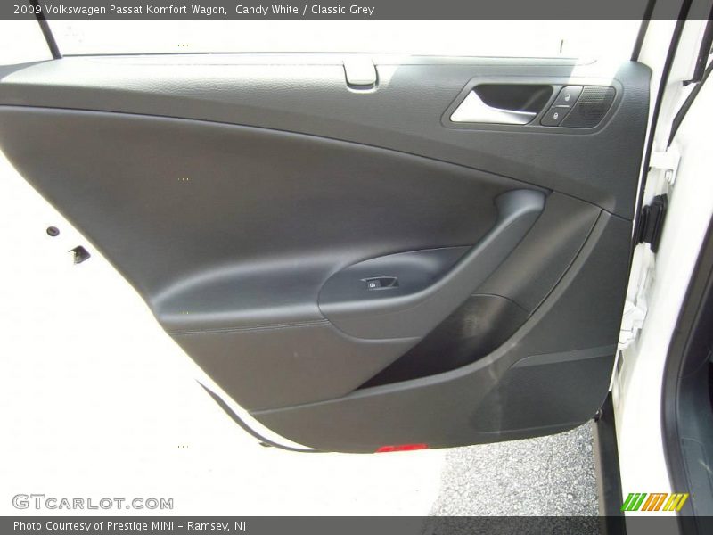Candy White / Classic Grey 2009 Volkswagen Passat Komfort Wagon