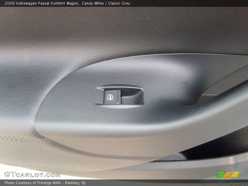 Candy White / Classic Grey 2009 Volkswagen Passat Komfort Wagon