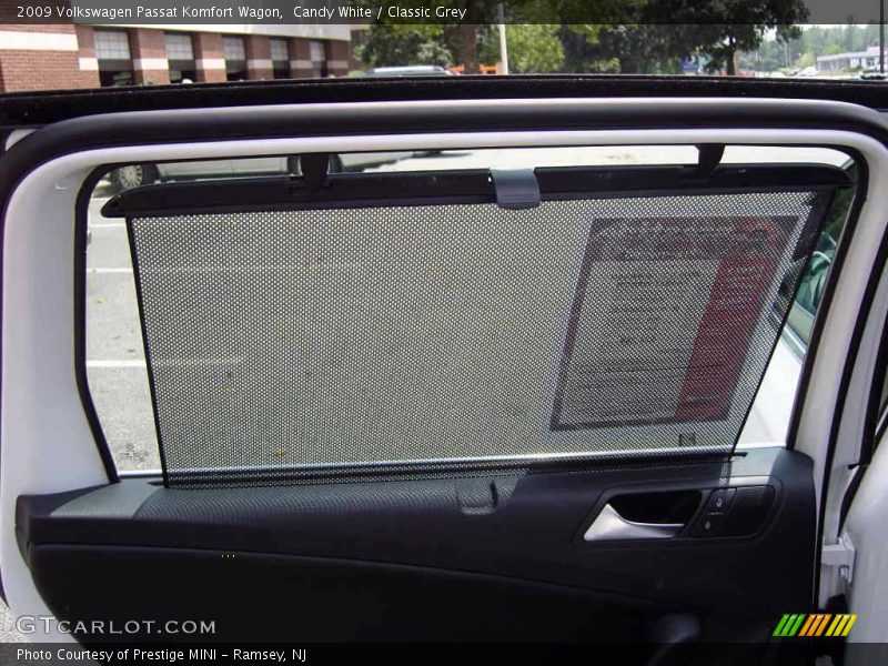 Candy White / Classic Grey 2009 Volkswagen Passat Komfort Wagon